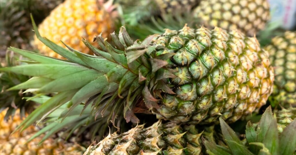 pineapples grocery store