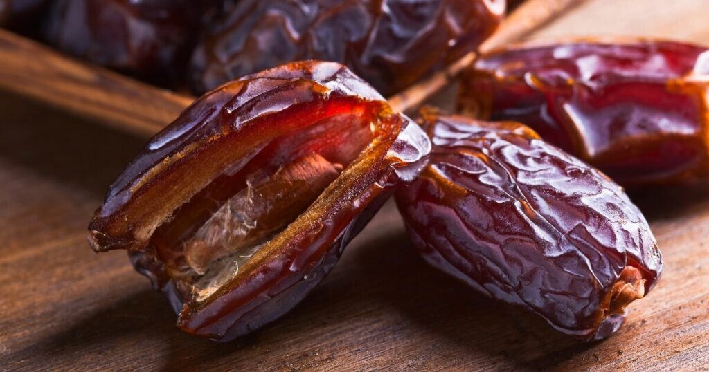 what do dates look like