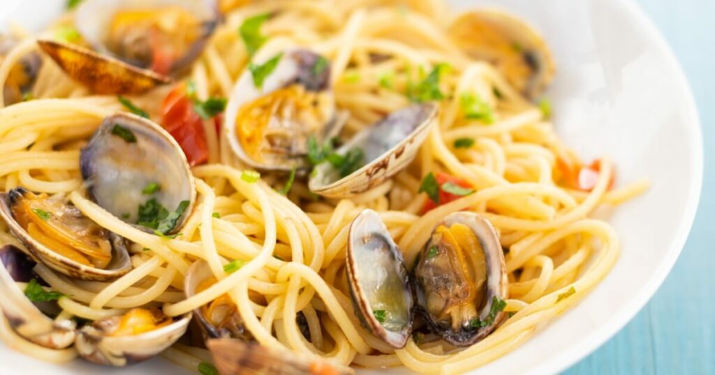 clams with pasta