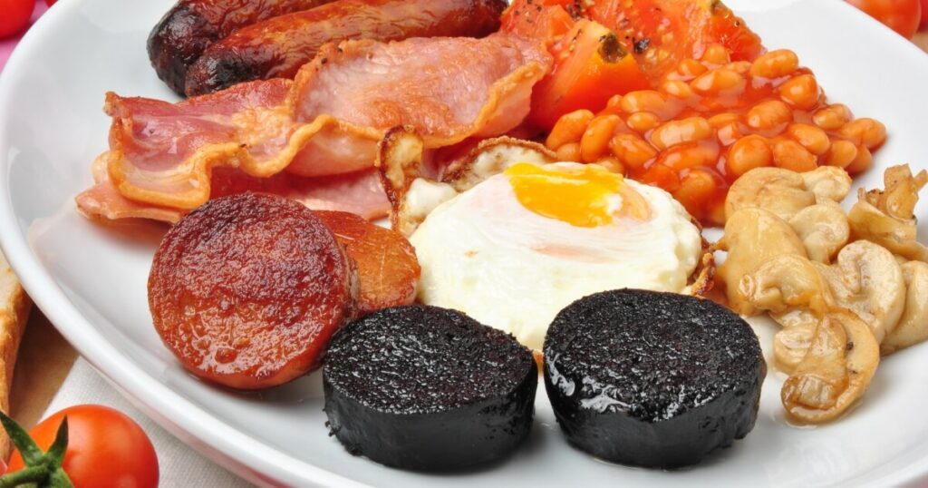 full breakfast with blood pudding