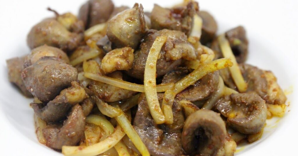 sauteed kidneys with onions