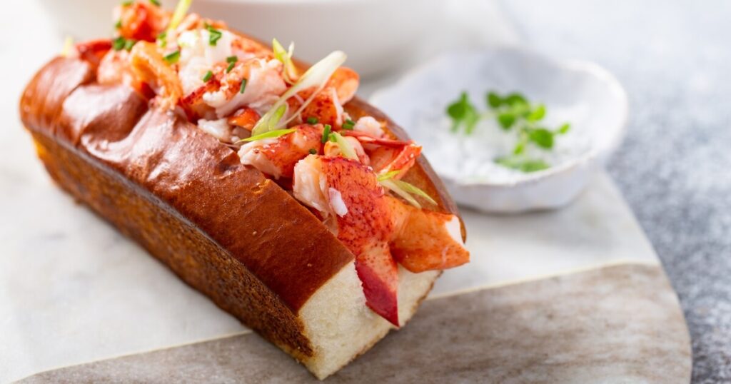 What Does A Lobster Roll Taste Like